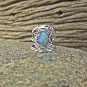 Bague ethnique en labradorite bleu