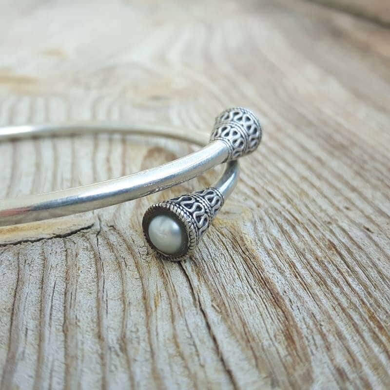 Bracelet Bangle Ethnique En Argent Et Perles – Gris, Bijou Fait Main, Occasion