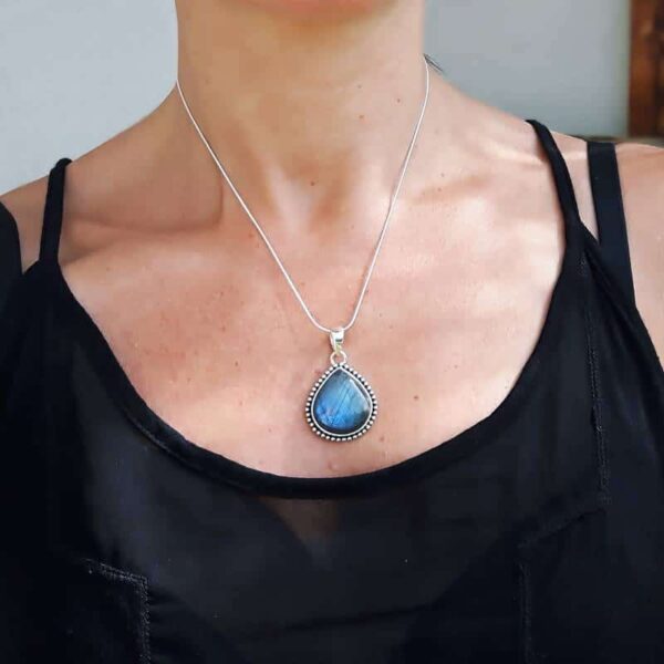 Pendentif en labradorite ethnique