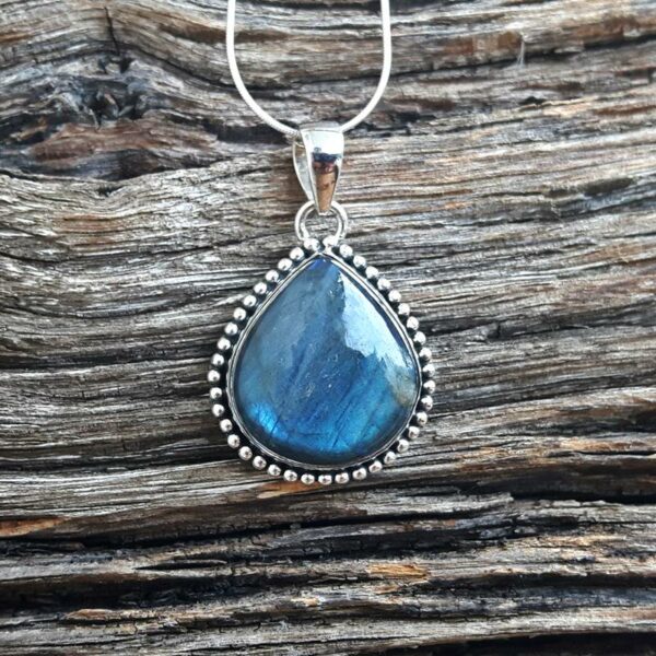 Pendentif en labradorite ethnique