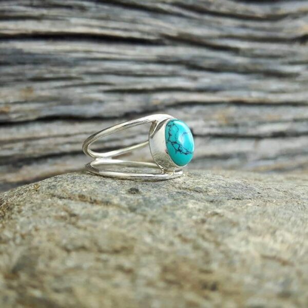 Bague fine en turquoise