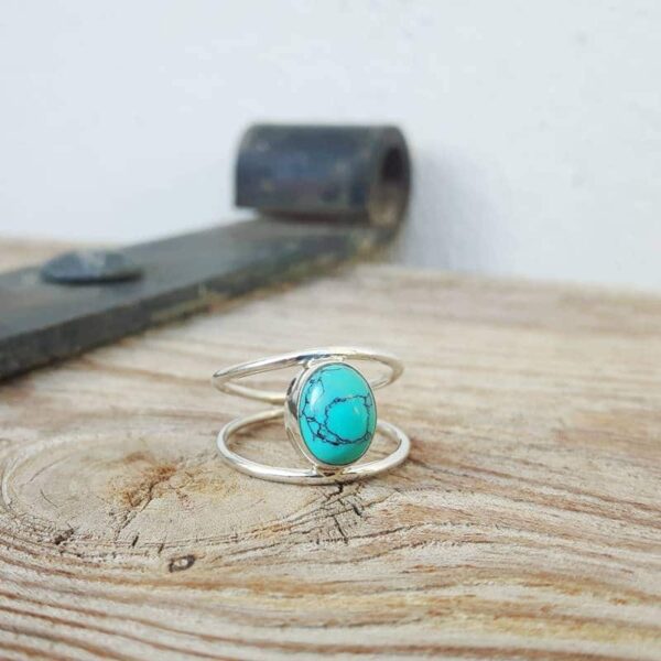 Bague fine en turquoise