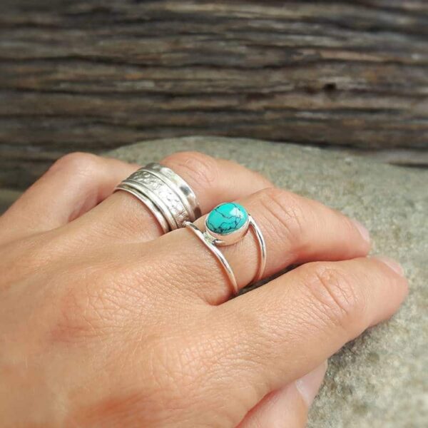 Bague fine en turquoise