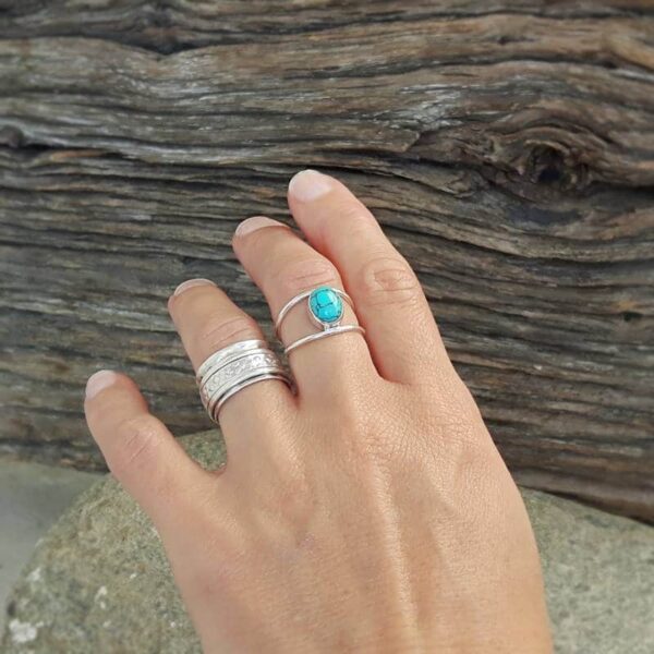 Bague fine en turquoise