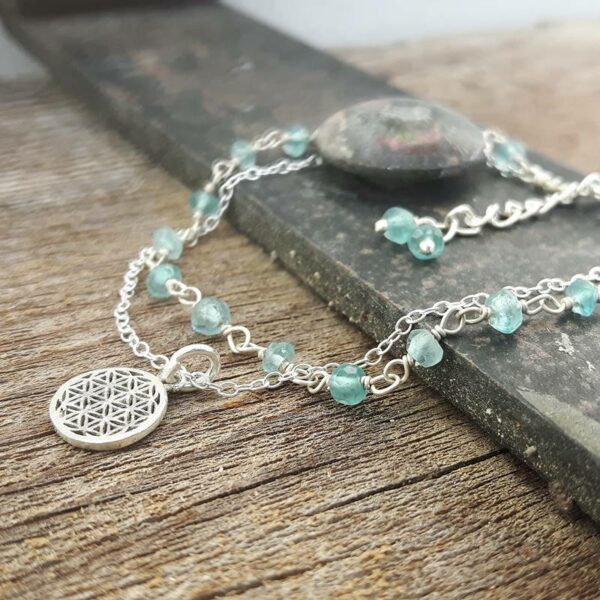 Bracelet fin en apatite bleue FLEUR DE VIE