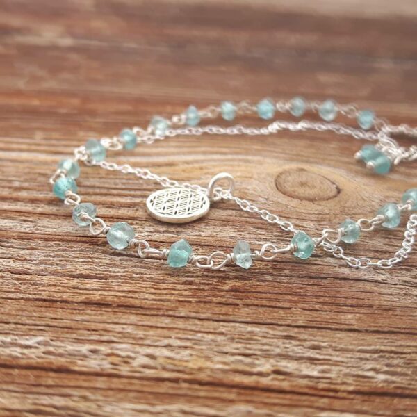 Bracelet fin en apatite bleue FLEUR DE VIE