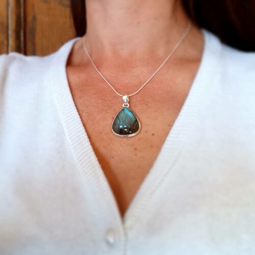 Pendentif en labradorite goutte