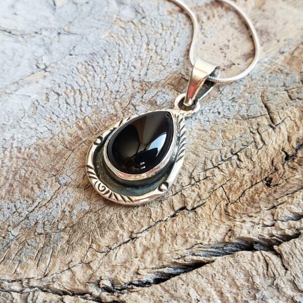 Pendentif en onyx noir