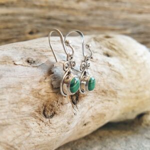 Petites boucles d'oreilles malachite