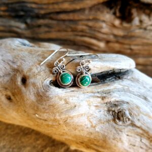 Petites boucles d'oreilles malachite