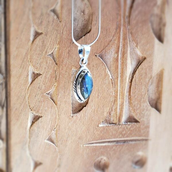 Pendentif en labradorite PROTECTION