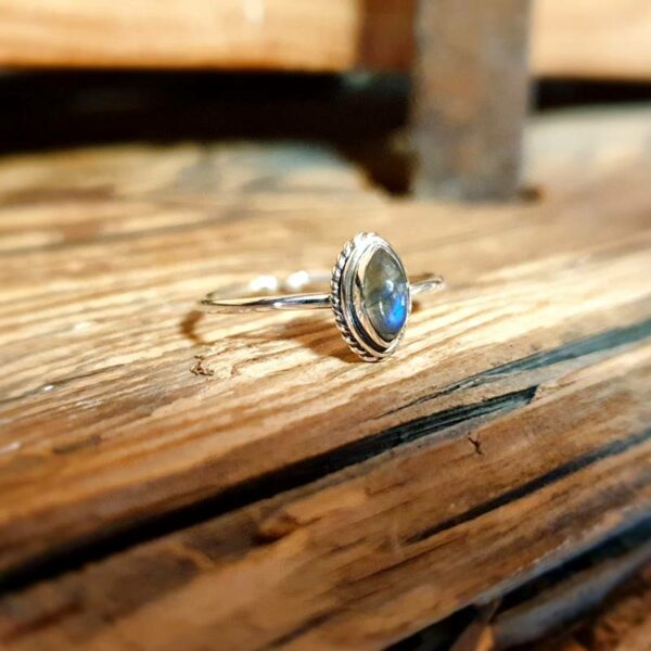 Bague labradorite ajustable minimaliste