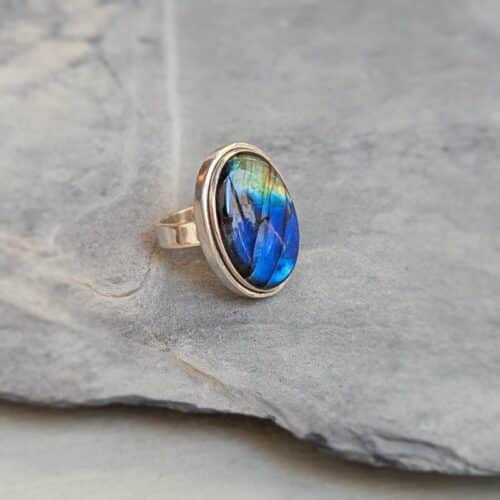 Grosse bague labradorite