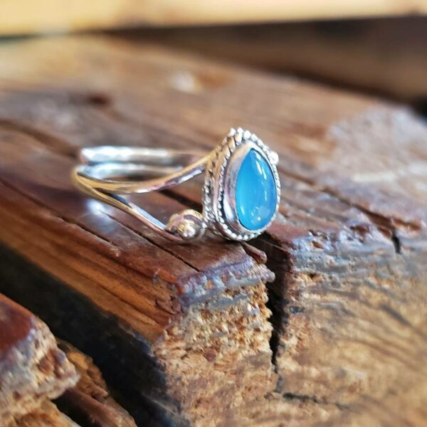 Bague calcédoine bleue ajustable