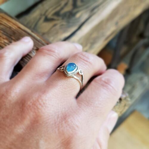 Anillo ajustable de calcedonia azul