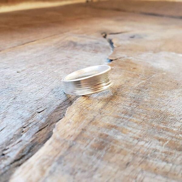 Bague fine en argent ajustable