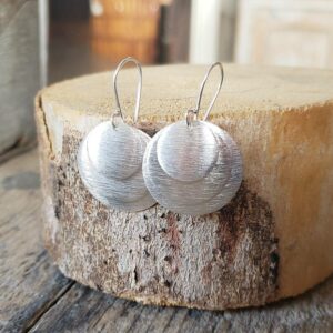 Boucles d'oreilles contemporaines en argent