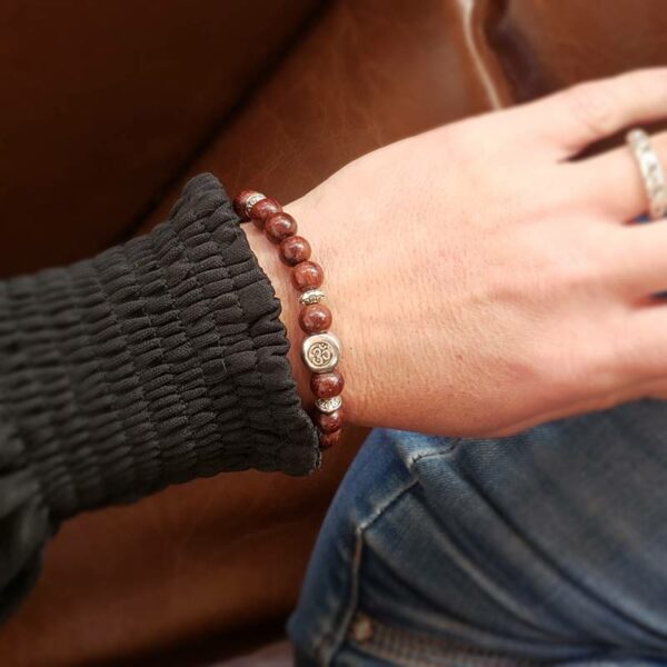 Bracelet en bois de rose OM