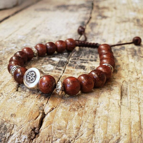 Bracelet en bois de rose OM