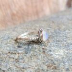 Bague fine pierre de lune argent perlé