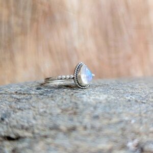 Bague fine pierre de lune argent perlé