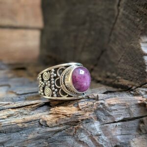 Bijoux artisanaux - Bague rubis ethnique