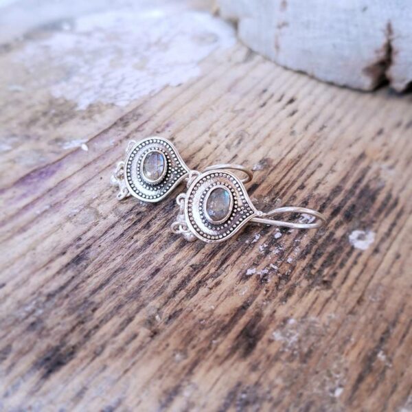 Boucles d'oreilles ethniques en labradorite