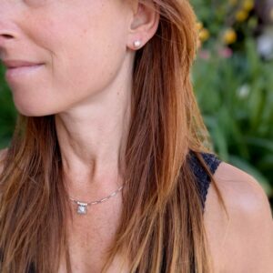 Clous d'oreilles artisanales nid d'argent