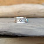 Bague calcédoine et argent martelé