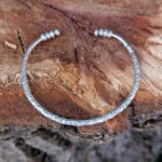 Bracelet en argent martelé tribal