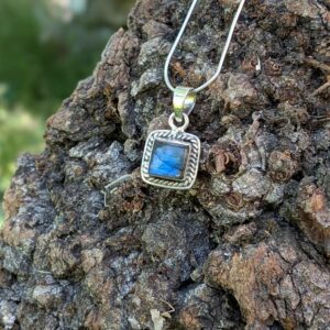Petit pendentif labradorite carré