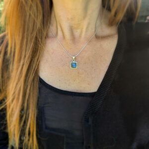 Petit pendentif labradorite carré