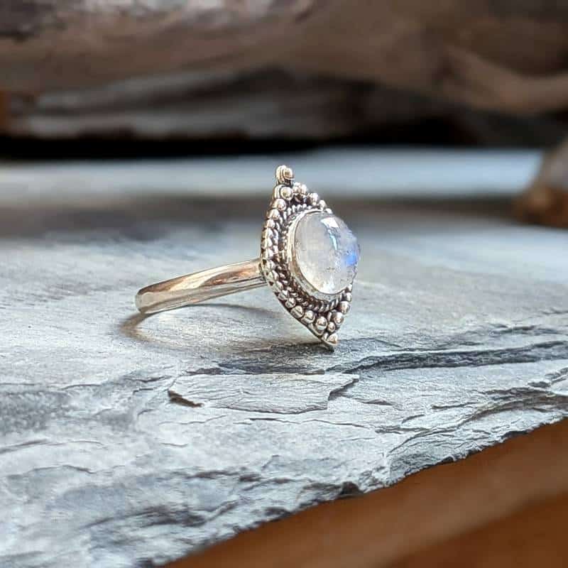 シルバーのムーンストーンリング SUN - Omyokiによるハンドメイド