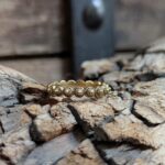 Bague fine texturée feston