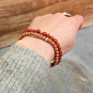 Bracelet fin en rudraksha de l'Himalaya